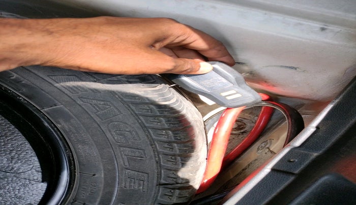 2016 Skoda Octavia 2.0 TDI CR AMBITION AT, Diesel, Automatic, 2,22,935 km, tyre