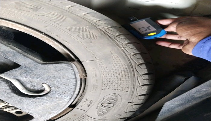 2018 Maruti Vitara Brezza VDI, Diesel, Manual, 1,43,319 km, tyre