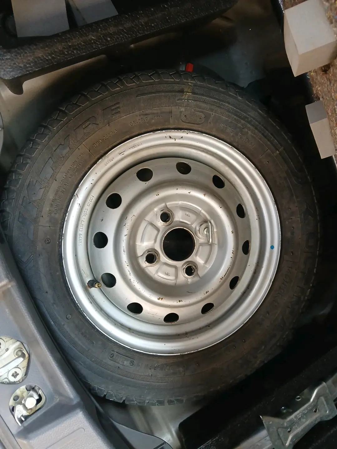 2010 Maruti Wagon R 1.0 LXI, Petrol, Manual, 14,208 km, tyre