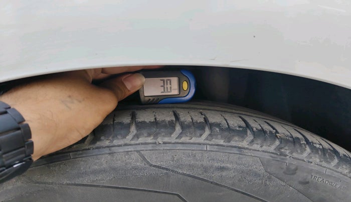 2018 Ford Figo Aspire TITANIUM PLUS 1.2 PETROL, Petrol, Manual, 1,29,973 km, tyre