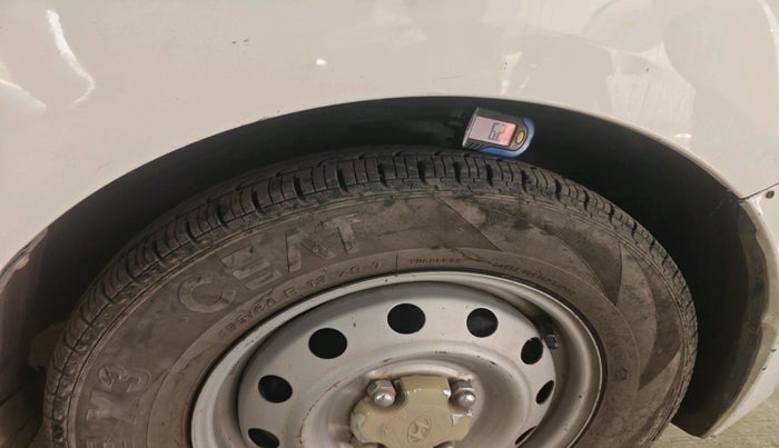 2014 Hyundai i10 MAGNA 1.1, Petrol, Manual, 57,432 km, tyre