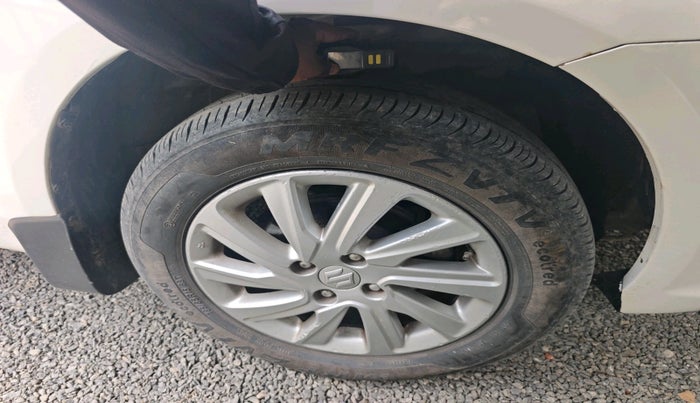 2016 Maruti Swift Dzire ZDI, Diesel, Manual, 1,62,107 km, tyre