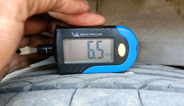 2019 Mahindra Kuv100 K2 TRIP D, Diesel, Manual, 1,00,217 km, tyre