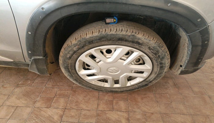 2020 Maruti Vitara Brezza LXI, Petrol, Manual, 34,751 km, tyre