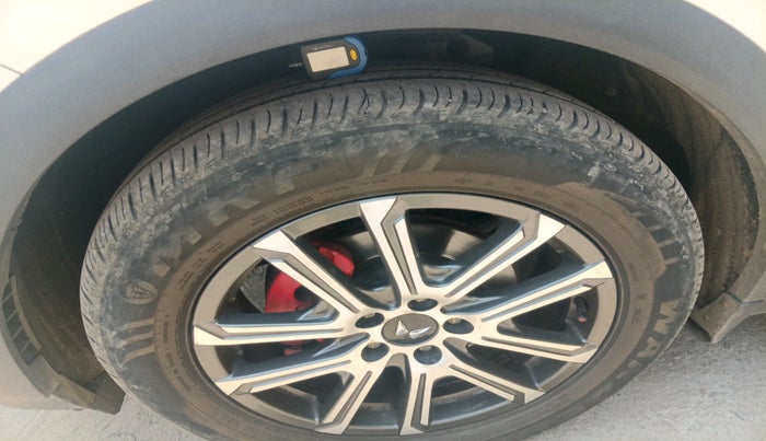 2024 Mahindra XUV700 AX 7 D AT 7 STR, Diesel, Automatic, 42,124 km, tyre