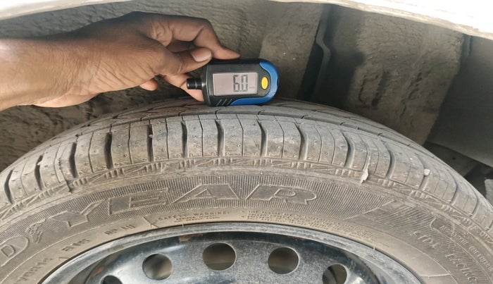 2016 Toyota Etios Liva GD, Diesel, Manual, 1,04,588 km, tyre