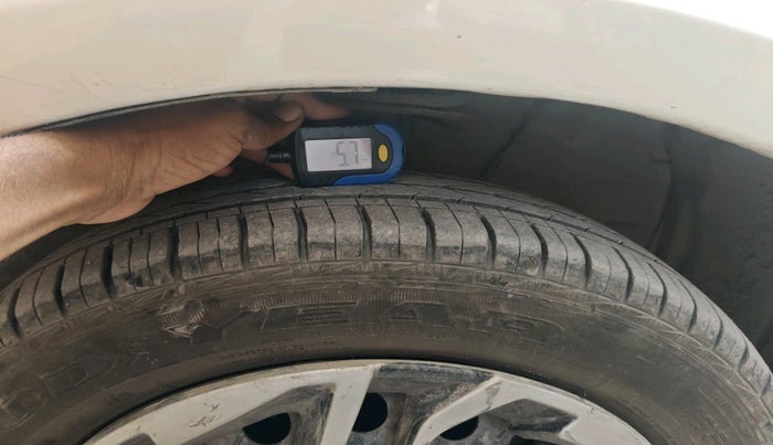 2016 Toyota Etios Liva GD, Diesel, Manual, 1,04,588 km, tyre