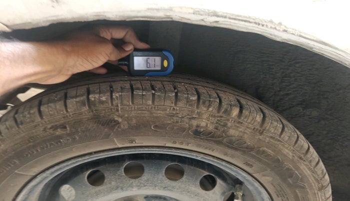 2016 Toyota Etios Liva GD, Diesel, Manual, 1,04,588 km, tyre