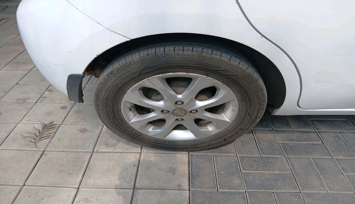 2013 Nissan Micra XV CVT, Petrol, Automatic, 76,435 km, tyre