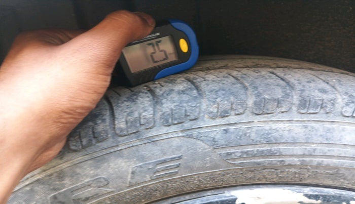 2012 Maruti Ertiga ZDI, Diesel, Manual, 1,22,864 km, tyre