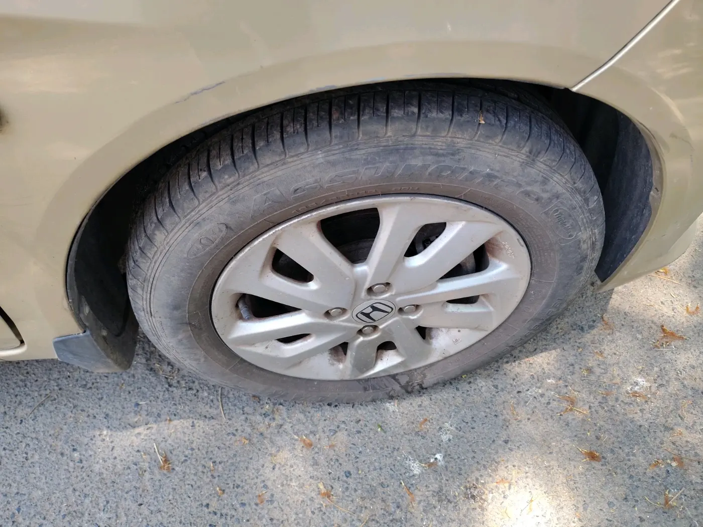 2014 Honda Mobilio 1.5L I-VTEC V, Petrol, Manual, 66,404 km, tyre