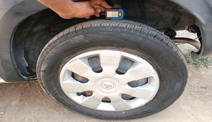 2016 Renault Kwid RXL, Petrol, Manual, 1,16,649 km, tyre