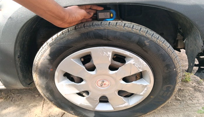 2016 Renault Kwid RXL, Petrol, Manual, 1,16,649 km, tyre