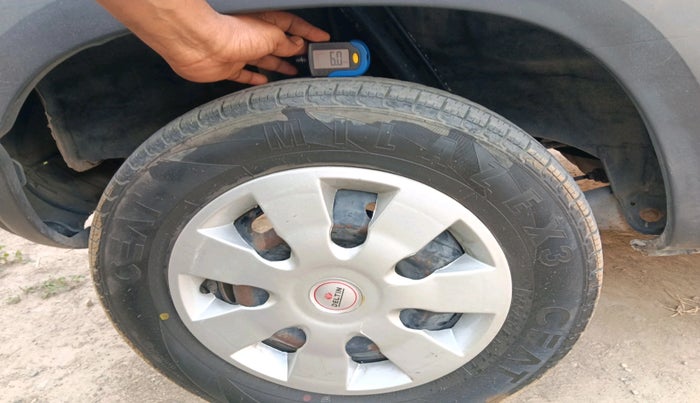 2016 Renault Kwid RXL, Petrol, Manual, 1,16,649 km, tyre