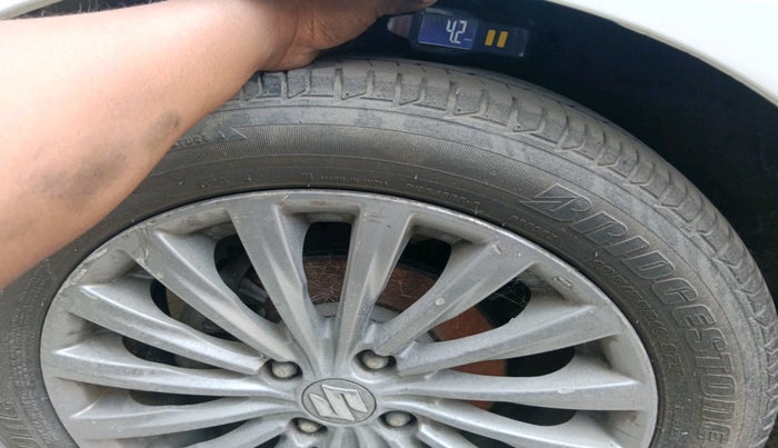 2015 Maruti Ciaz ZDI SHVS, Diesel, Manual, 1,21,876 km, tyre