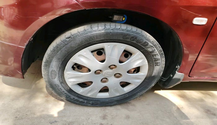 2013 Honda Amaze 1.2L I-VTEC S, Petrol, Manual, 1,08,903 km, tyre