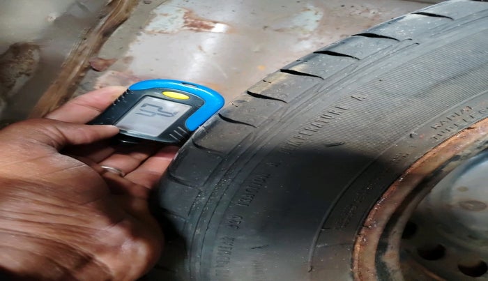 2013 Honda Amaze 1.2L I-VTEC S, Petrol, Manual, 1,08,903 km, tyre