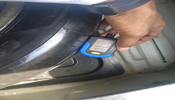 2014 Mercedes Benz E Class E 200 CGI AVANTGARDE, Petrol, Automatic, 62,705 km, tyre