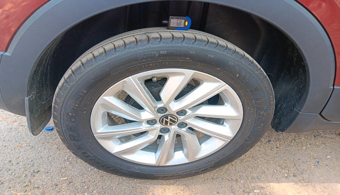 2025 Volkswagen TAIGUN HIGHLINE 1.0 TSI MT, Petrol, Manual, 1,235 km, tyre