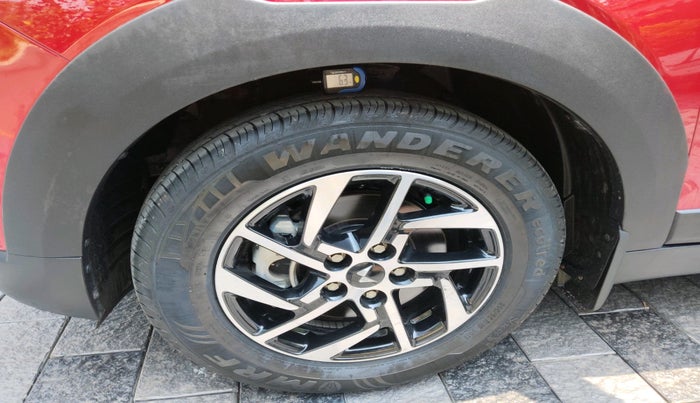 2024 Mahindra XUV 3XO AX5 1.2 L TCMPFI AT, Petrol, Automatic, 16,272 km, tyre