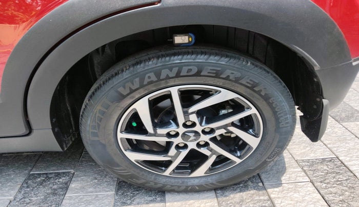 2024 Mahindra XUV 3XO AX5 1.2 L TCMPFI AT, Petrol, Automatic, 16,272 km, tyre