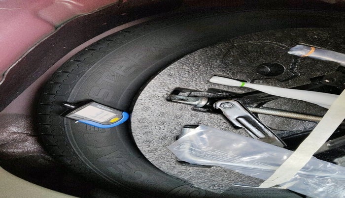 2024 Mahindra XUV 3XO AX5 1.2 L TCMPFI AT, Petrol, Automatic, 16,272 km, tyre