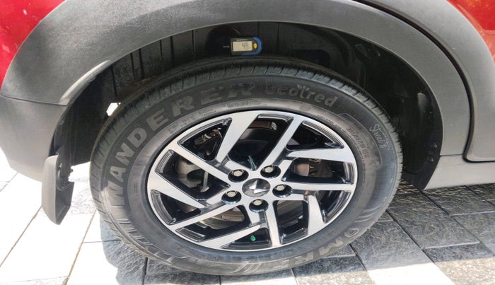 2024 Mahindra XUV 3XO AX5 1.2 L TCMPFI AT, Petrol, Automatic, 16,272 km, tyre