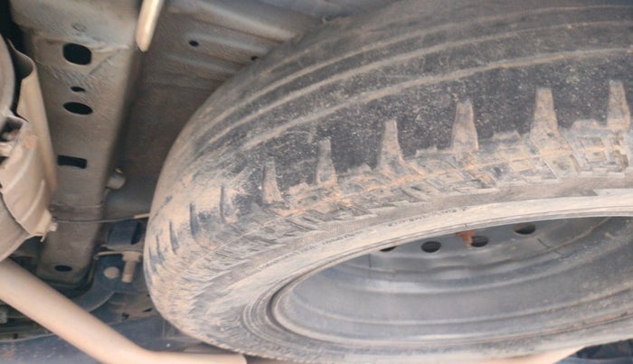 2015 Mahindra XUV500 W10, Diesel, Manual, 1,51,625 km, tyre