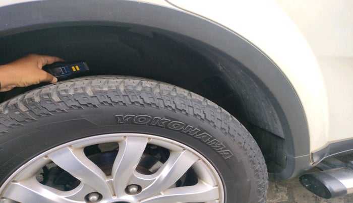 2015 Mahindra XUV500 W10, Diesel, Manual, 1,51,625 km, tyre