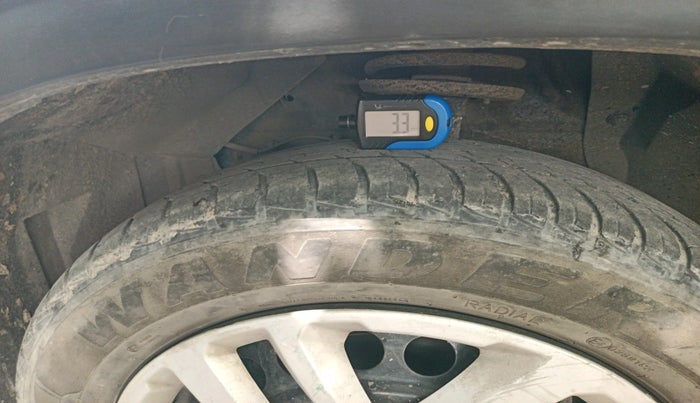 2016 Maruti Vitara Brezza VDI (O), Diesel, Manual, 1,11,592 km, tyre