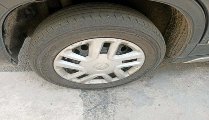 2016 Maruti Vitara Brezza VDI (O), Diesel, Manual, 1,11,592 km, tyre