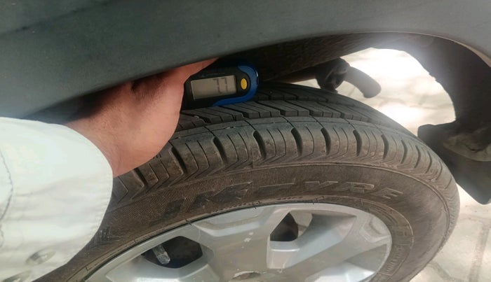 2019 Renault Kwid CLIMBER 1.0, Petrol, Manual, 40,584 km, tyre