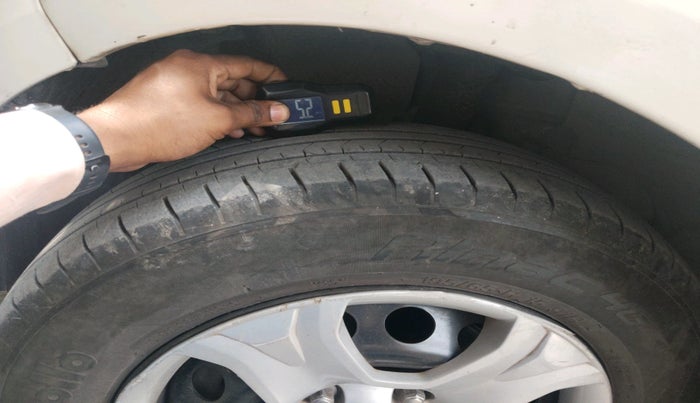 2016 Ford Ecosport AMBIENTE 1.5L DIESEL, Diesel, Manual, 1,69,370 km, tyre