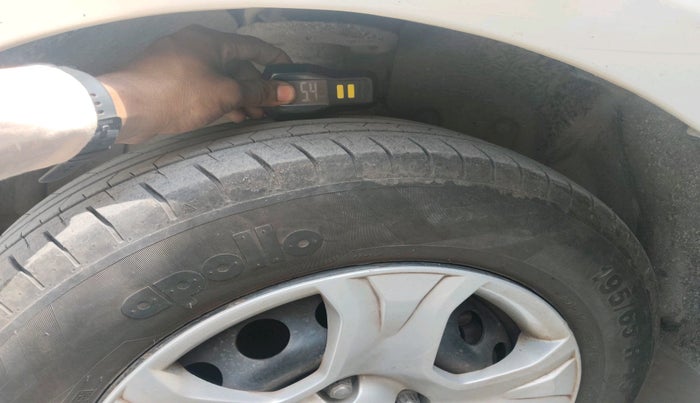 2016 Ford Ecosport AMBIENTE 1.5L DIESEL, Diesel, Manual, 1,69,370 km, tyre