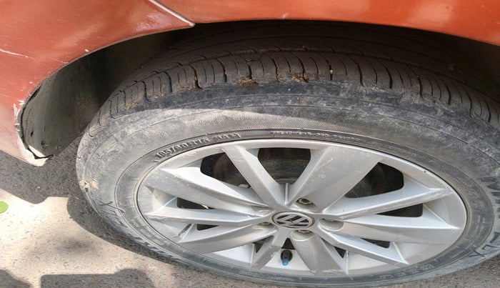 2014 Volkswagen Polo HIGHLINE1.5L, Diesel, Manual, 1,09,487 km, tyre