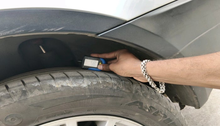 2006 BMW X3 3.0d, Diesel, Automatic, 1,13,276 km, tyre