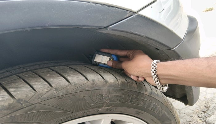 2006 BMW X3 3.0d, Diesel, Automatic, 1,13,276 km, tyre