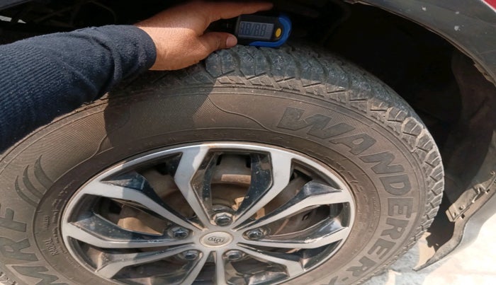 2013 Mahindra Xylo H4 BS IV, Diesel, Manual, 1,86,231 km, tyre