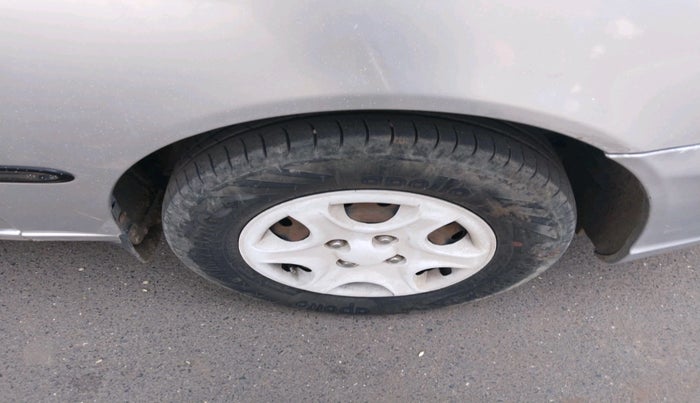 2003 Hyundai Accent CRDI, Diesel, Manual, 2,18,380 km, tyre