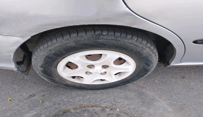 2003 Hyundai Accent CRDI, Diesel, Manual, 2,18,380 km, tyre