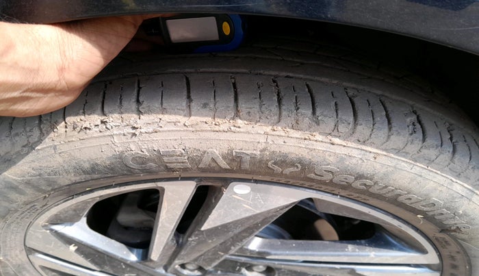 2023 Hyundai NEW I20 ASTA (O) 1.2 MT, Petrol, Manual, 33,366 km, tyre