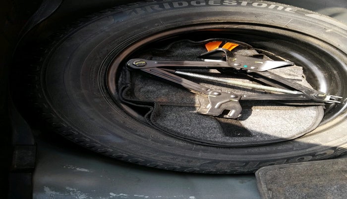 2023 Hyundai NEW I20 ASTA (O) 1.2 MT, Petrol, Manual, 33,366 km, tyre