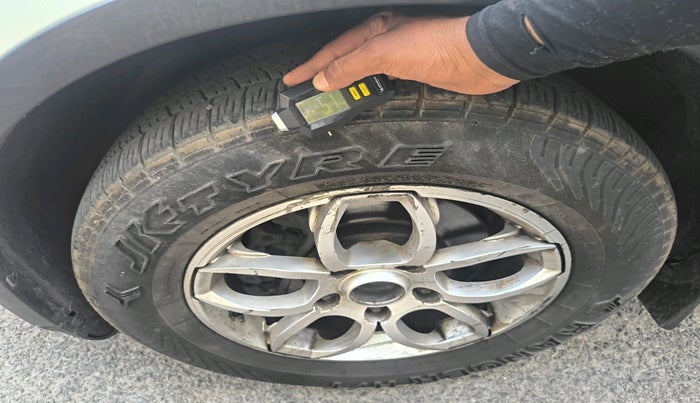 2017 Mahindra XUV500 W6, Diesel, Manual, 1,05,050 km, tyre