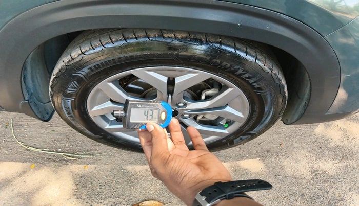 2023 KIA SELTOS  HTX 1.5 PETROL MT, Petrol, Manual, 59,013 km, tyre