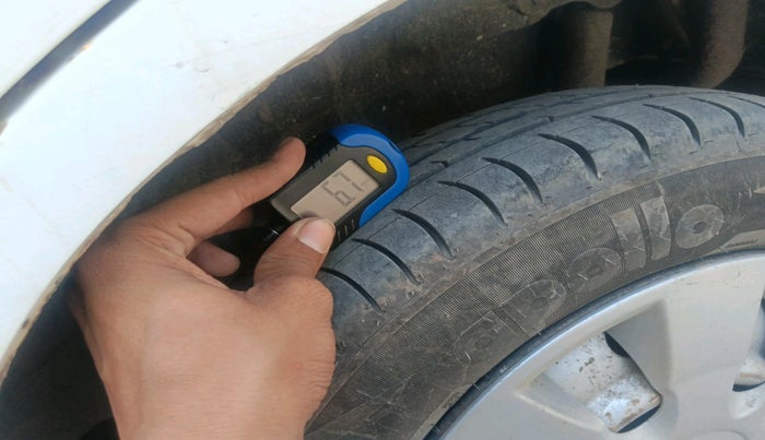 2011 Maruti Wagon R 1.0 LXI, Petrol, Manual, 1,30,099 km, tyre