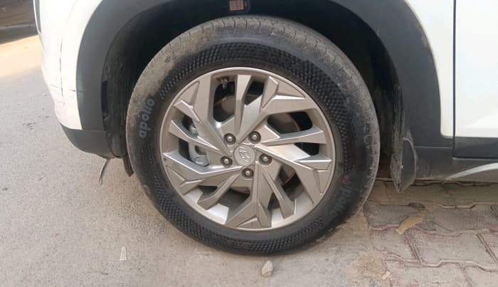 2020 Hyundai Creta SX 1.5 PETROL, Petrol, Manual, 9,00,000 km, tyre