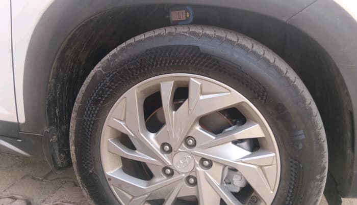 2020 Hyundai Creta SX 1.5 PETROL, Petrol, Manual, 9,00,000 km, tyre