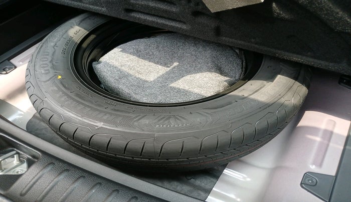 2025 KIA SELTOS HTK (O), Petrol, Manual, 5,092 km, tyre