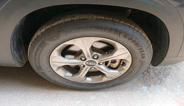 2025 KIA SELTOS HTK (O), Petrol, Manual, 5,092 km, tyre