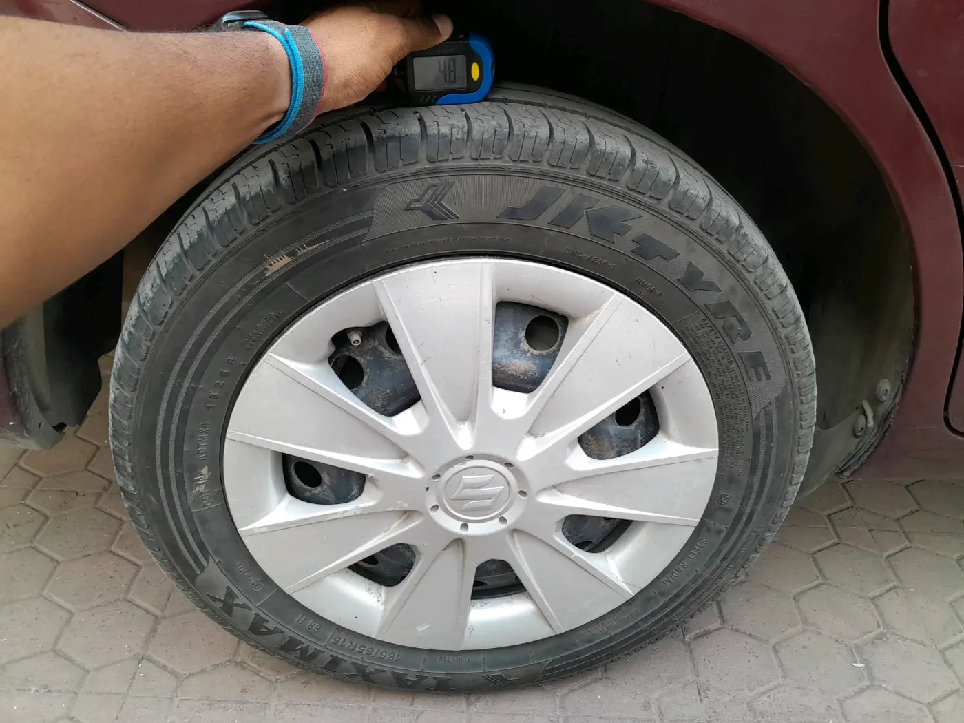 2020 Maruti Ertiga VXI CNG, CNG, Manual, 1,49,397 km, tyre